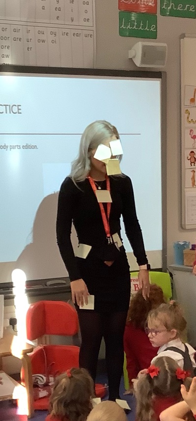 IPMATGroveLea's tweet image. Year 1 science topic this half term is ‘Our Bodies’. We started by practicing all together by labelling Miss Higgs and then moving on to do this independently in our task. #science #ourbodies