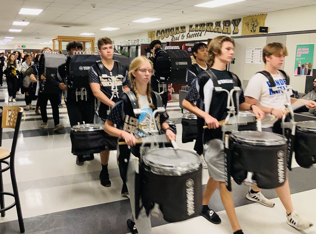 TheColonyHS's tweet image. Good luck at STATE @TCTrack_XC! @TimE_Baxter @TheColonyBand @thecolony_cheer @TCHSTopcats @tccougarcrew @TheColonyPolice @LISDsports