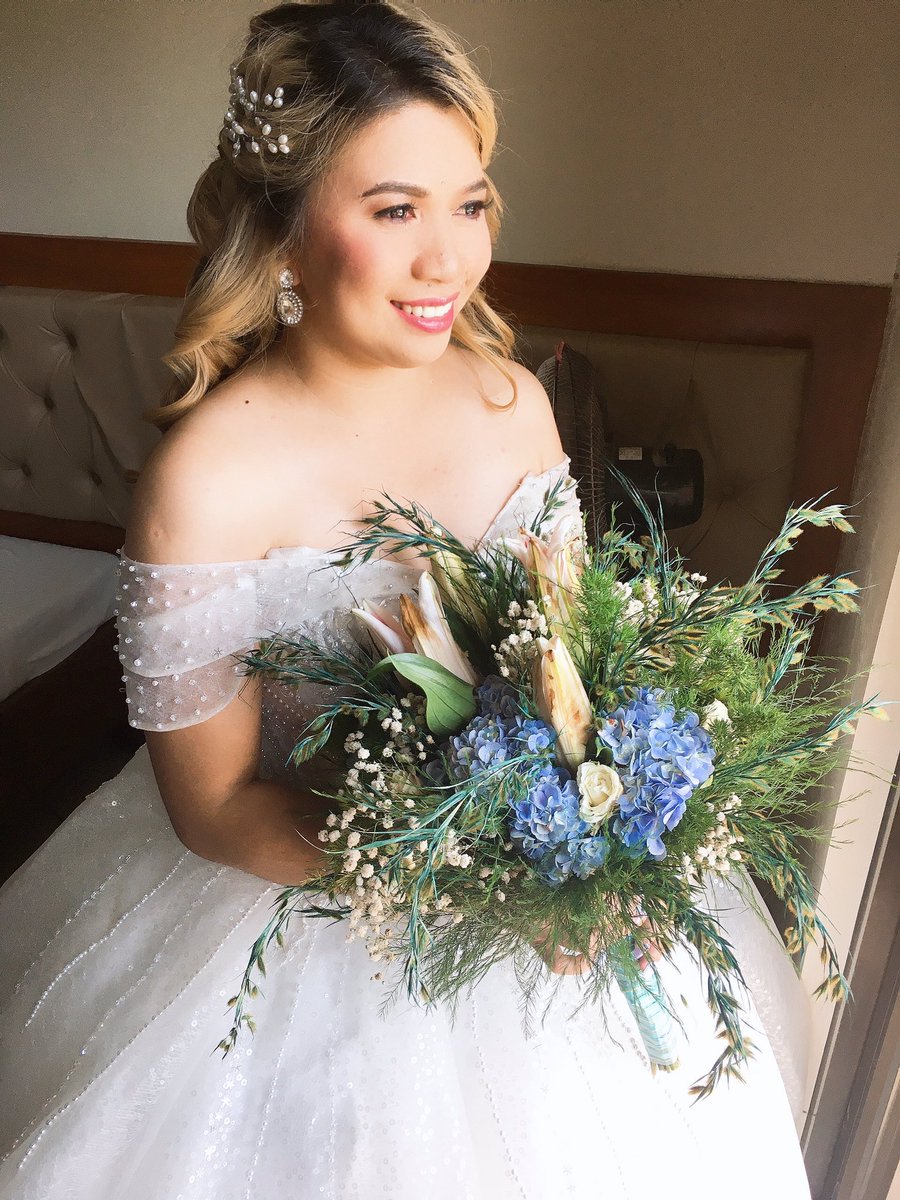 Scarlettdonova7's tweet photo. BRIDE | Ms. RITCHELLE 👰 #makeupbyscarlettdonovaghn #gensanmakeupartist  #makeupartistph #bride  #bride2021 #octoberbride #bridemakeupartist https://t.co/UjZfeDL32B