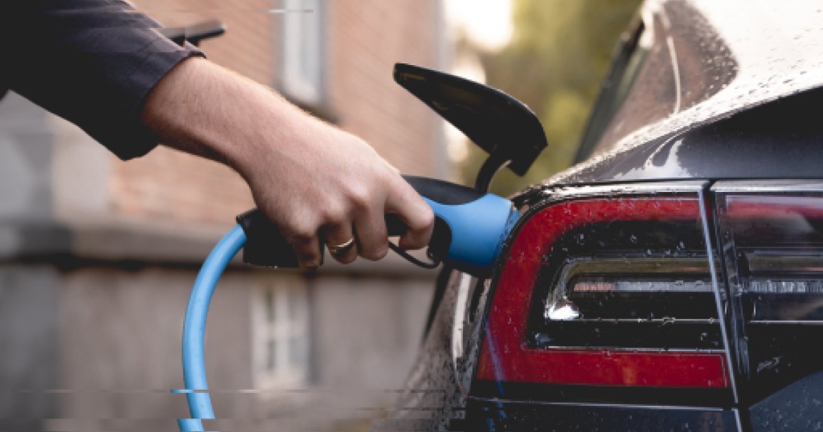 barryenergy_dk's tweet photo. Det er ærgerligt, at mange ikke ved, man kan få refusion på hjemmeladning af elbilen🚙 Refusionen kan nemlig ofte halvere ladeudgifterne og spare forbrugeren flere tusinde kroner om året. 
Læs mere om refusion her: https://t.co/vHmJzhVwe5 https://t.co/FkMGe2sncq