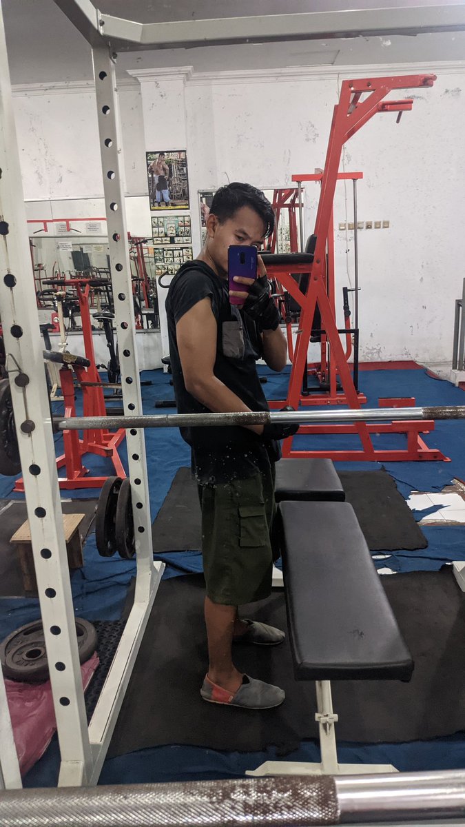 corbanghosting's tweet photo. Ujan ujan enaknya gym 💪 https://t.co/qvmhJcy4hw