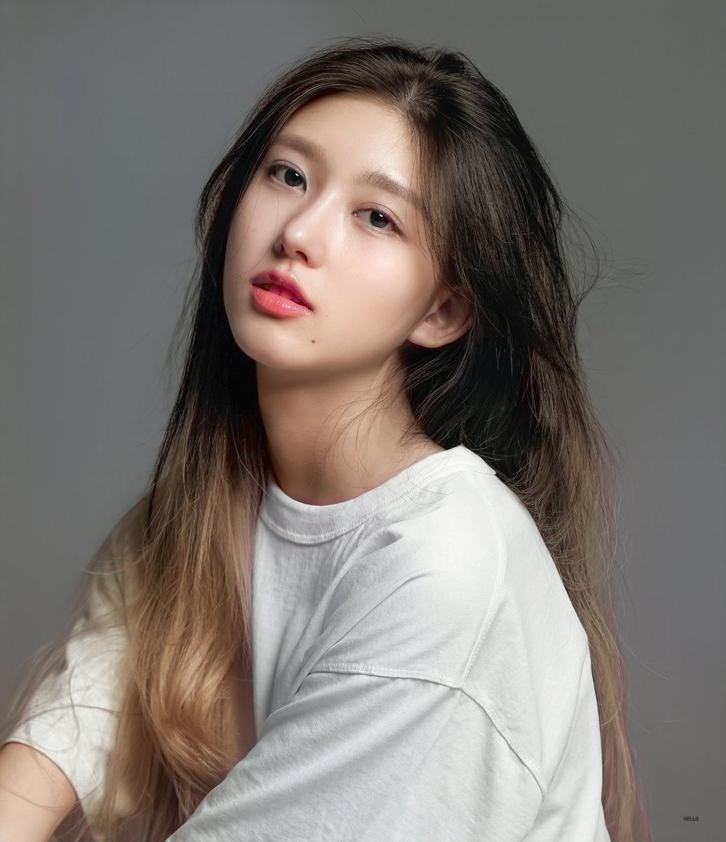 ปล่อยมาแค่ 3 คนยังอิมแพคขนาดนี้ถ้าครบวงจะขนาดไหน แค่นี้ก็สวยมากแบบมากกกกก ดึงดูดเวอร์ㅠㅠㅠㅠㅠㅠㅠㅠㅠㅠㅠ