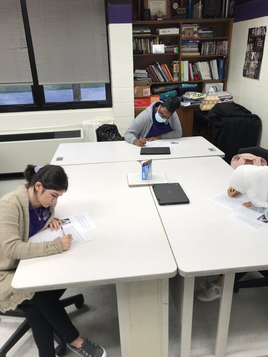 MilliesHistory's tweet photo. You can’t expect kids to climb mountains unless you place a few in their path! Let’s do this #APUSH 👩🏻🏫#BecauseWeAreWest #SAQs #DBQs https://t.co/Og1CH3SojD