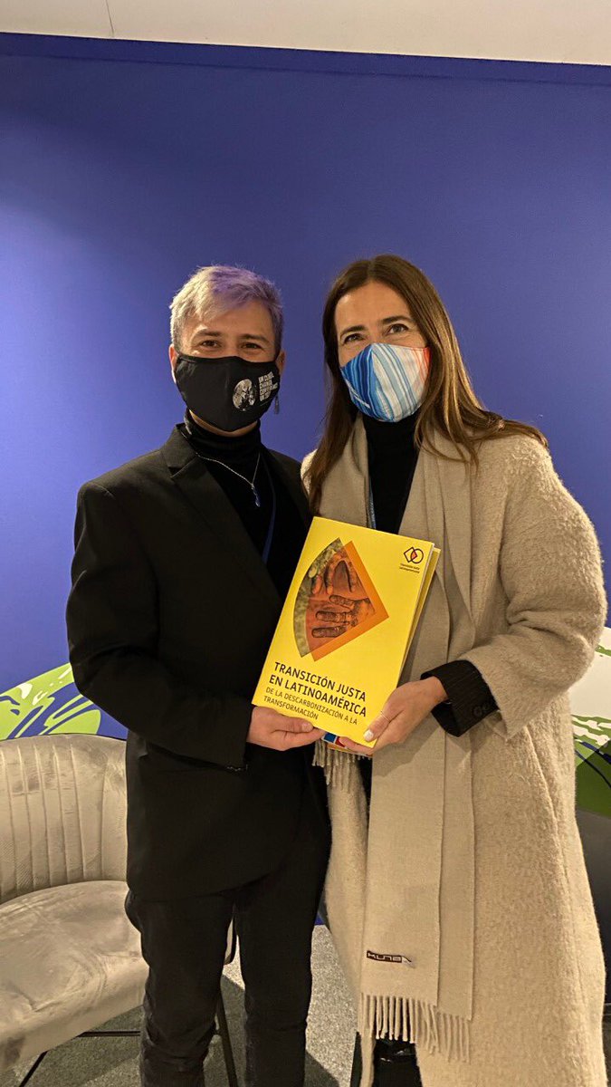 Nuestro coordinador <a href="/ffontecillag/">Felipe Andrés Fontecilla Gutierrez</a> hizo entrega de nuestro informe a la Ministra de Medio Ambiente de Chile <a href="/CarolaSchmidtZ/">Carolina Schmidt</a>, presidenta de COP25.

Estaremos entregando a distintos tomadores de decisión nuestro trabajo para que en latinoamerica hablemos de #TransiciónJusta