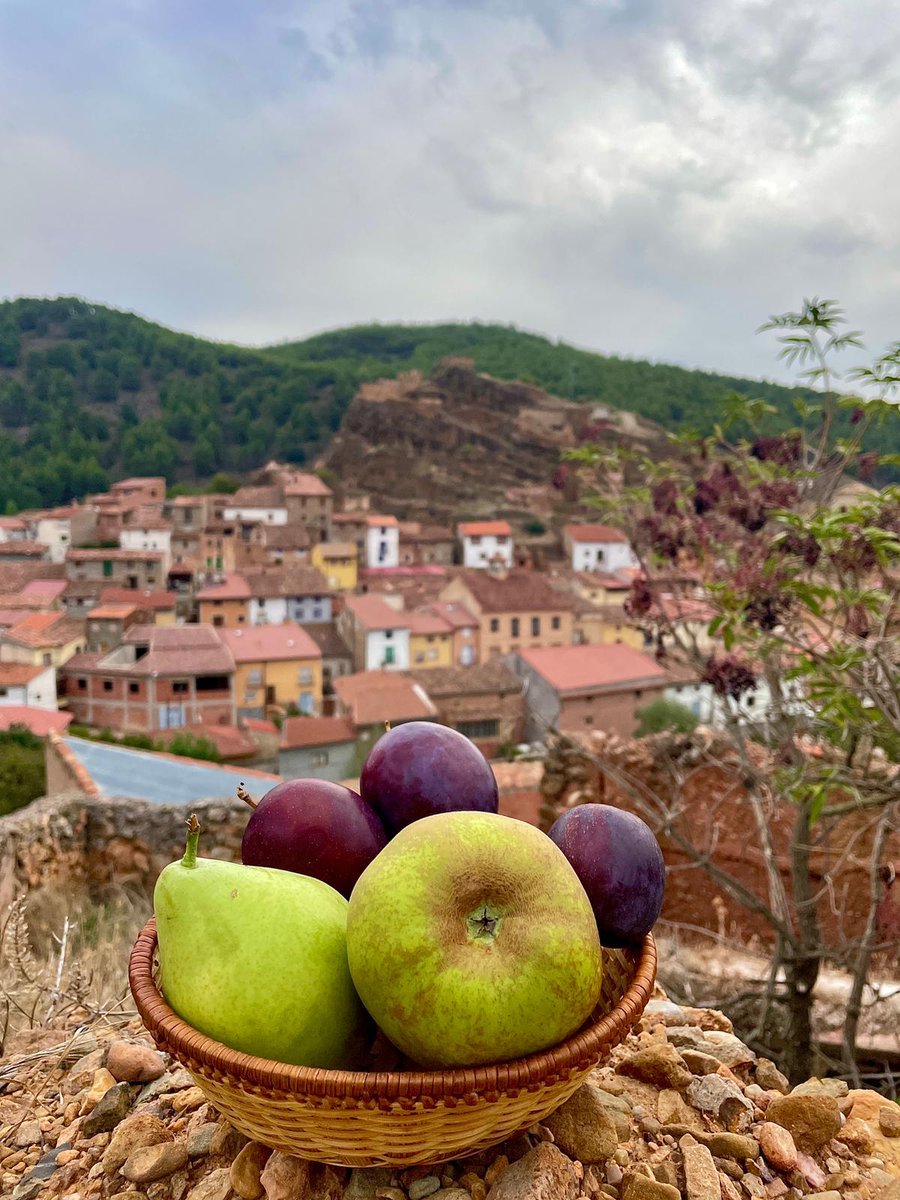 🍏🍎 En el Valle del Manubles hasta los días nublos tienen sol. ¿No os parece? 🍎🍏