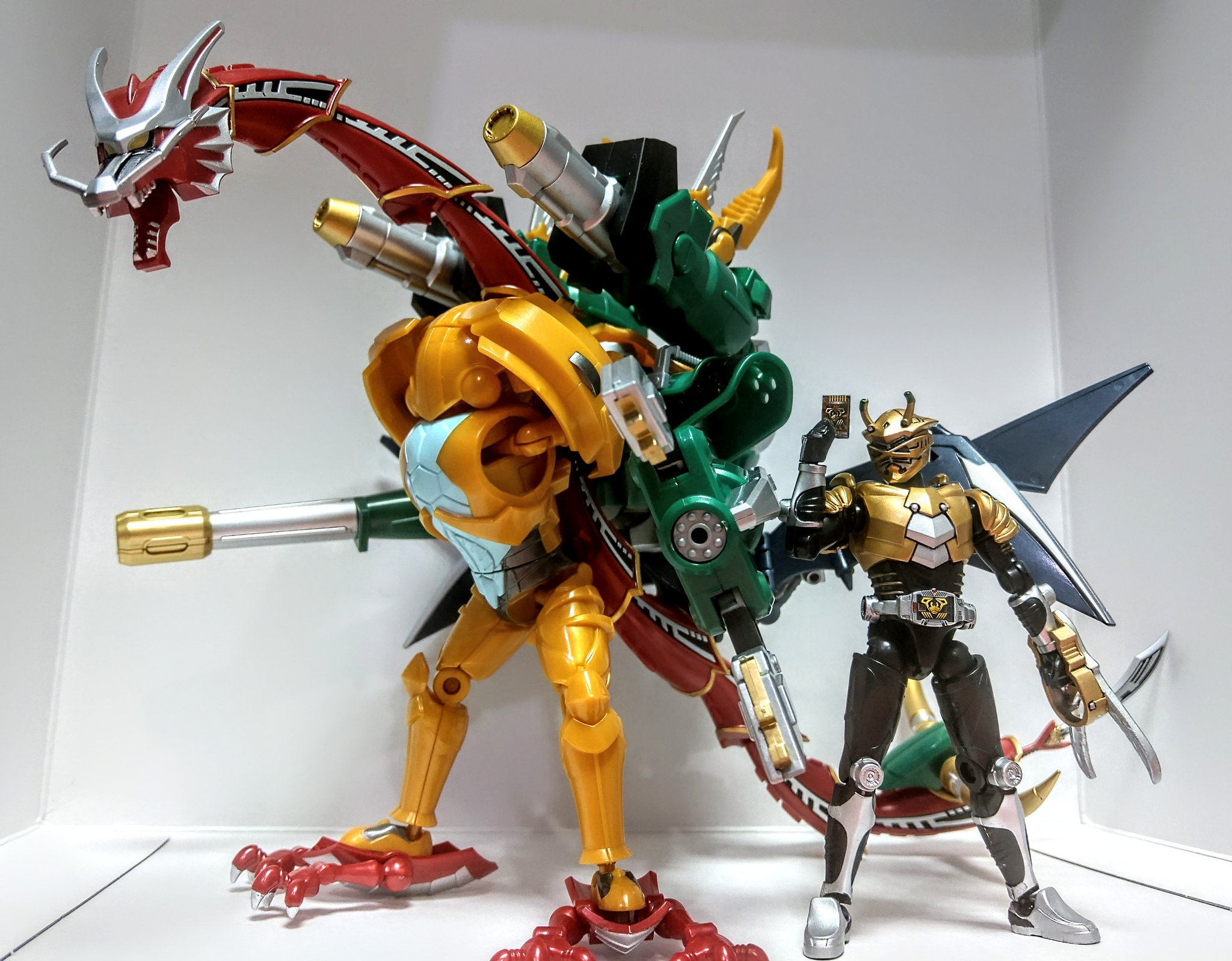 BANDAI - 仮面ライダー龍騎 ドラグレッダー＆ダークウイング ボルキャンサー＆マグナギガ backend=imagemagick;version=1;
