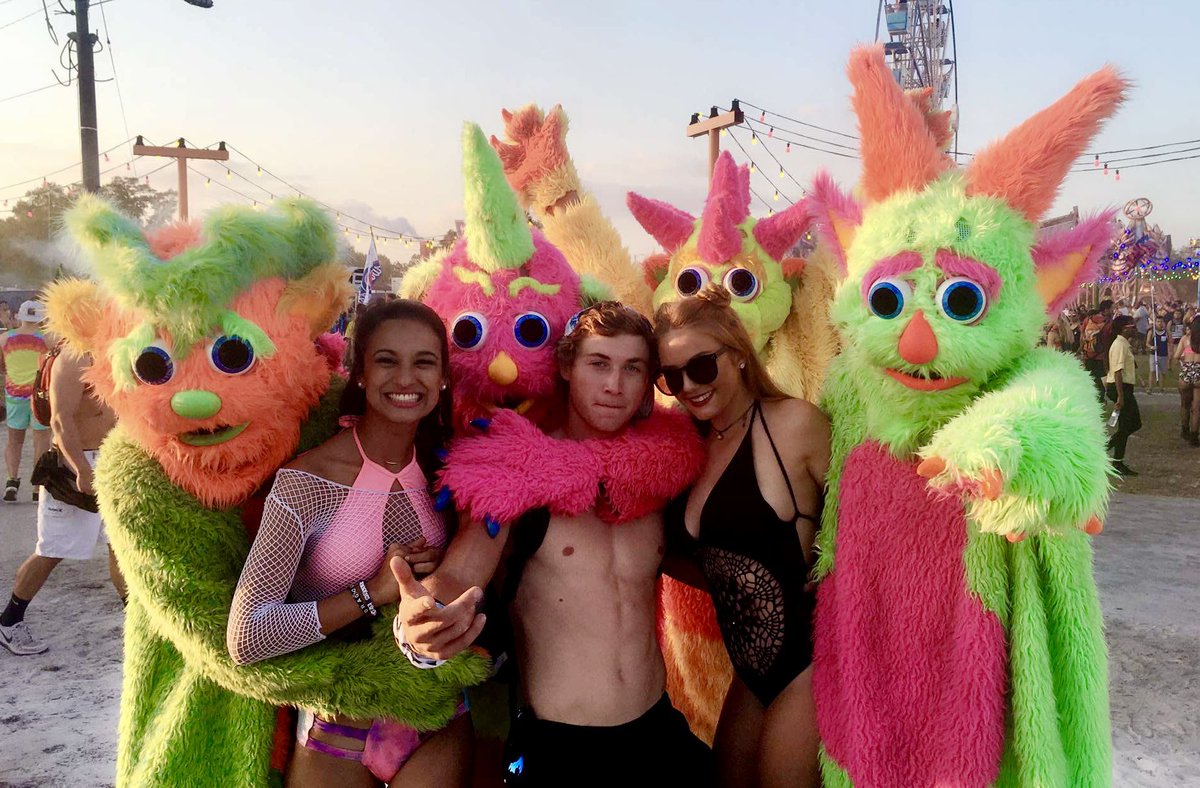 How has it been 5 years since my first EDC? Stop it I’m crying🥺💖 #babies #EDCOrlando #candykid 2016
