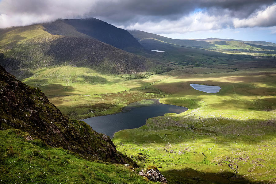 SublimeIreland's tweet photo. What’s the most spectacular view in Ireland? We all have our favourites. The breathtaking expanse from the top of #ConorPass on #DinglePeninsula is surely a strong contender. #Kerry #KerryIreland #LoveKerry

PRINTS - https://t.co/UFNqNI02Nj https://t.co/PsTA5yKvZu