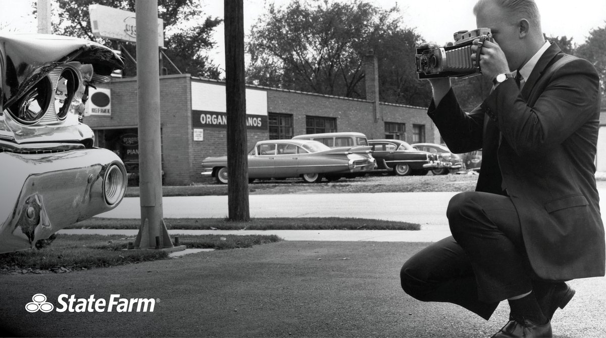 NitaAgent's tweet photo. Cars, cameras, claims adjuster attire ... a lot has changed since the early '60s. What hasn't wavered is the @StateFarm commitment to being a good neighbor and helping customers recover from the unexpected. #GoodNeighbor #Throwback #FromTheArchives https://t.co/Jv1w2m2cgw