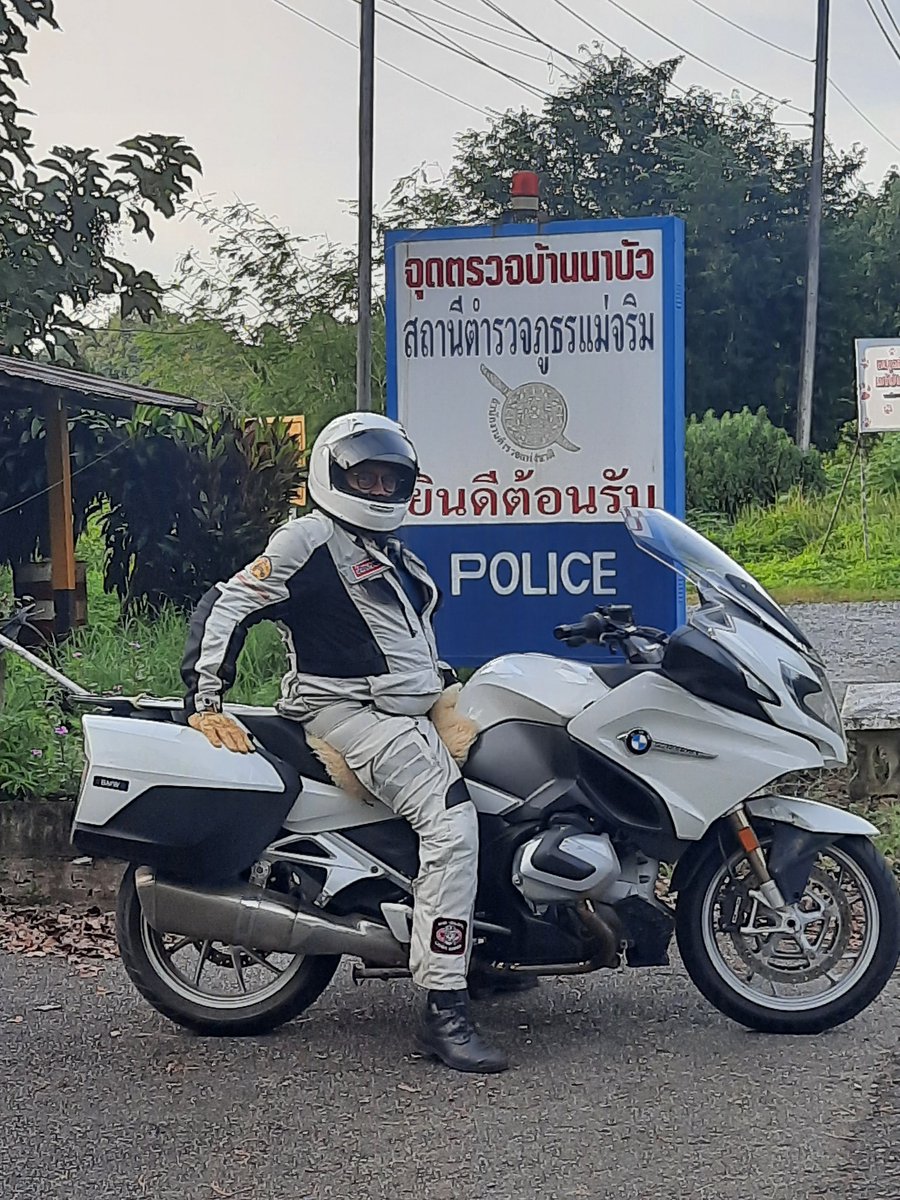 AI5AASIA's tweet photo. @VoxScorpio thought this would be a good spot to pose for a photo on his @BMWMotorrad #RT1250 whilst enroute from #BoKleua to Nan #Thailand this afternoon. https://t.co/eZcK67QlqW