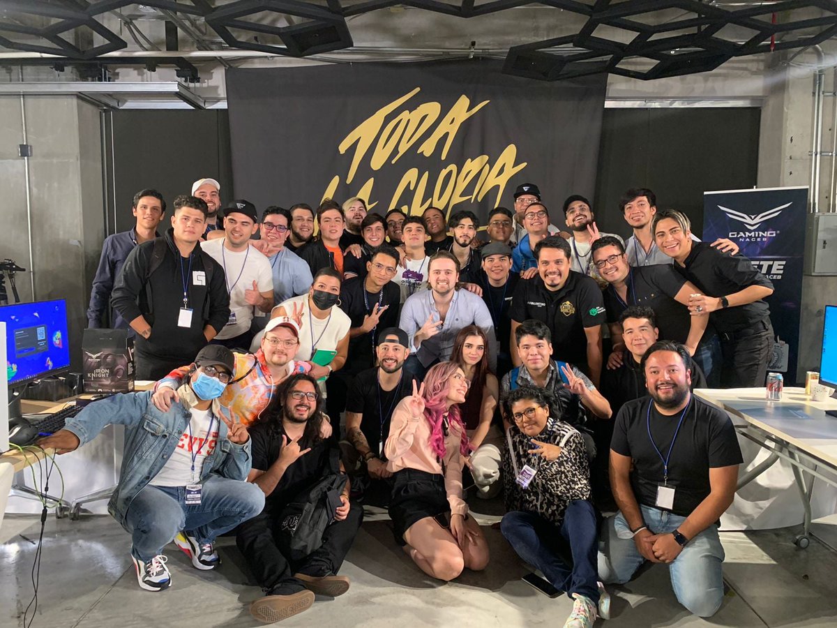 Megacable's tweet photo. 🎉 El #TeamMegacable conformado por @Arvixlive , @mapb_16 y @LngRoberto se llevó #TodaLaGloria 💎 en el #TournamentX de Call of Duty: #Warzone.
El premio será donado a la casa hogar Ser Humano, A.C. 💚 https://t.co/8ineklhGxb