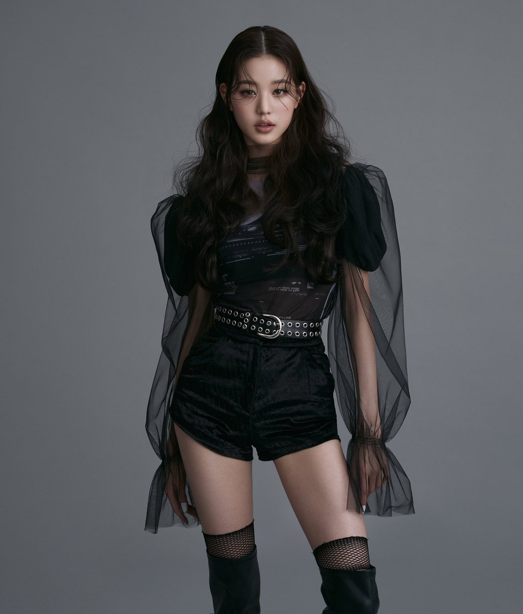 yujinlvrs's tweet photo. JANG WONYOUNG THE WOMAN THAT YOU ARE https://t.co/fHdrpWpgQX
