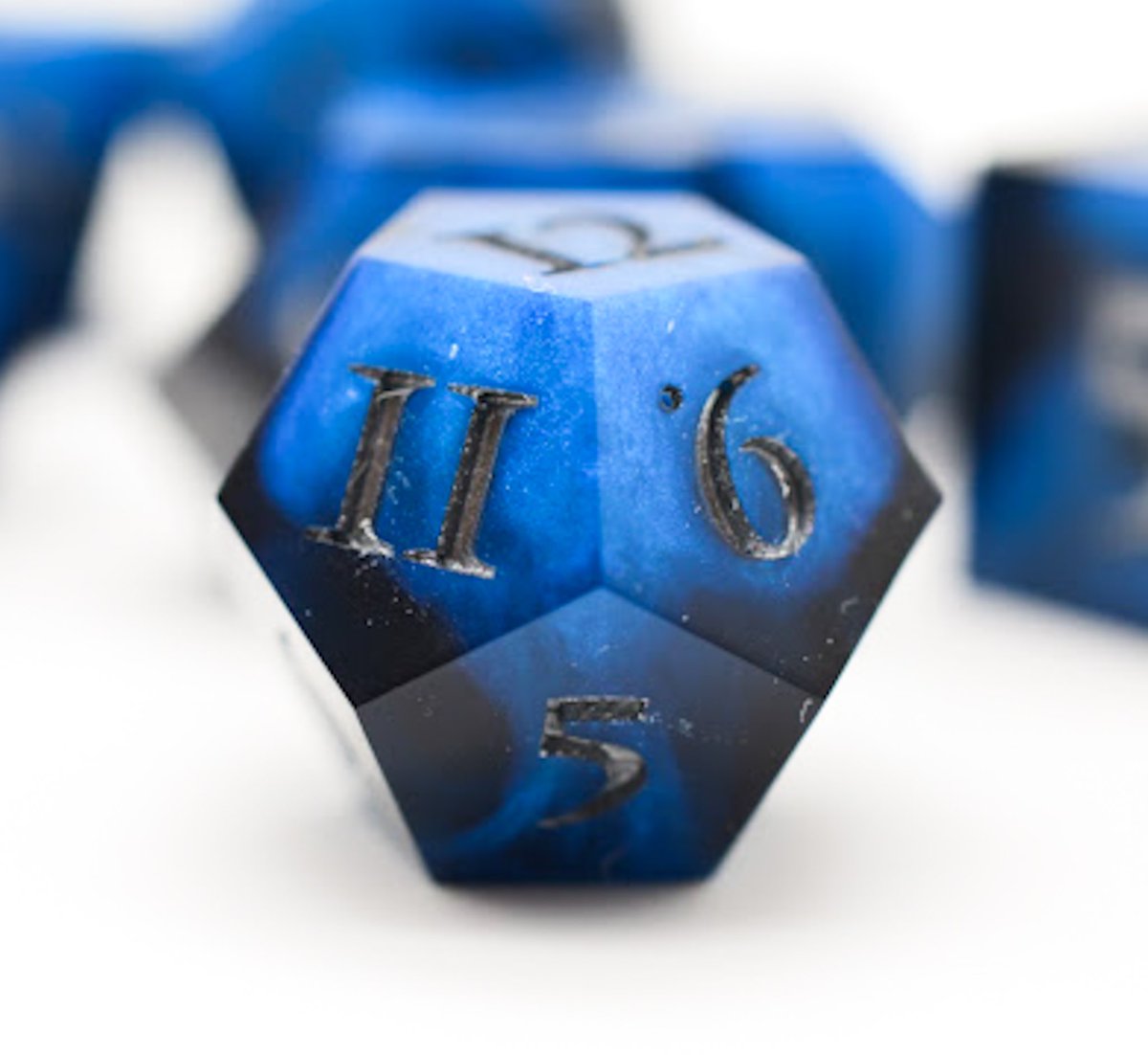 sevenfatesdice's tweet image. Black Ice. Inked. 

Vibrant blues peak through a black base in these dice. 

Thank you all for your incredible name suggestions. 

#dice #rpgdice #DnD #ttrpg #d20