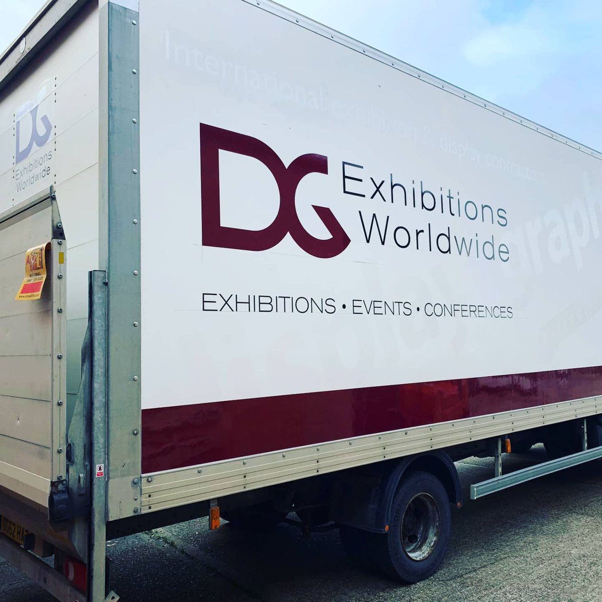 DisplayGraphic2's tweet photo. Here at DG we've had such a busy couple of months, we've not stopped long enough to breathe!  But today we gave one of our trucks a well needed face-lift with a bit of inhouse branding. Will be driving proud to all our upcoming events now! 

#beforeandafter #branding #trucklife https://t.co/AQq0J4Xn0e