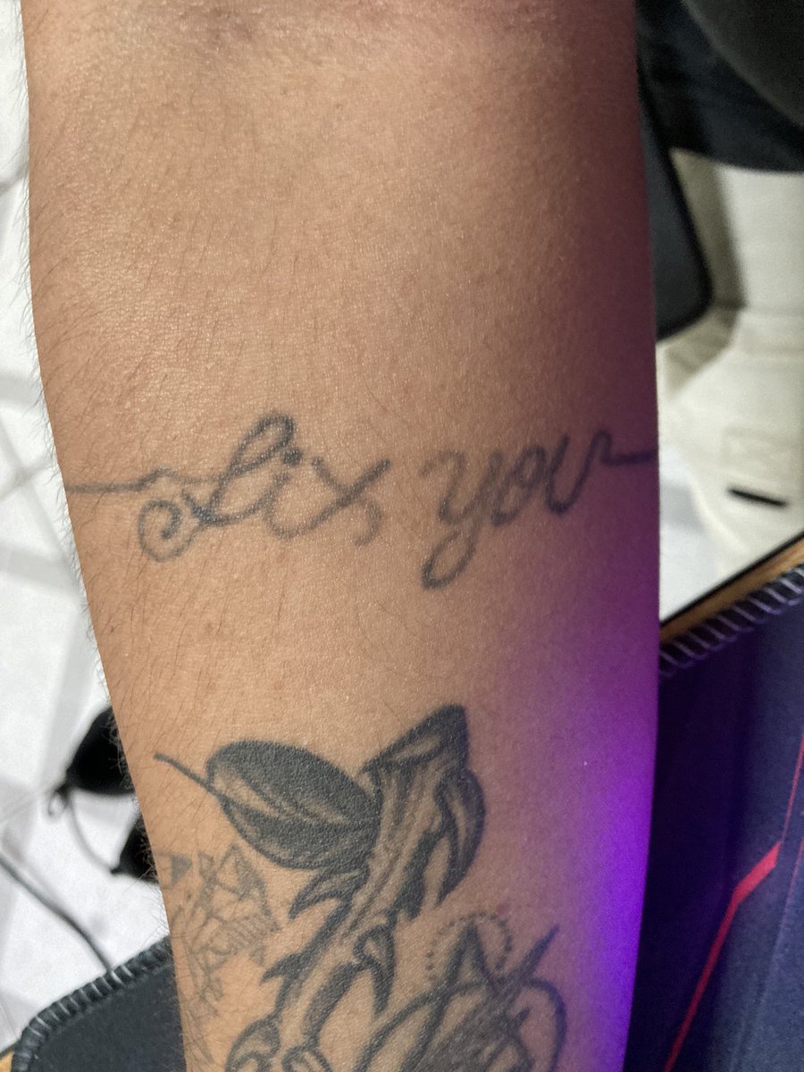 JuanDs89_'s tweet photo. @FilySalcido @ApodacaGroup @coldplay Día 1 esperando que @ApodacaGroup me ayude a volver a conocer a @coldplay en #Monterrey me gustaría que vieran mi tatuaje y me firmaran abajo para tatuarme sus firmas reales https://t.co/PkIX8TBnux