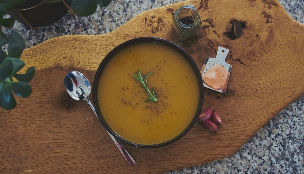 VegTrug's tweet photo. Homemade Soups, my favourite, butternut squash with sage and rosemary.
#homemadesoups #autumnvibes https://t.co/bmH2SBmLaf