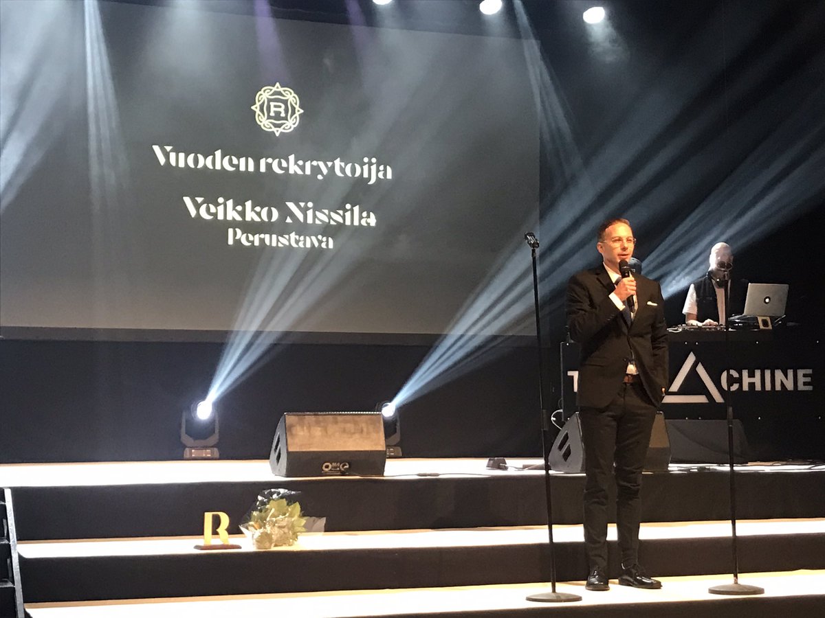 paucharp's tweet photo. Iso käsi 👏 Veikko Nissilälle 🏆@perustava #rekrygaala https://t.co/B8Ko2zWlmF