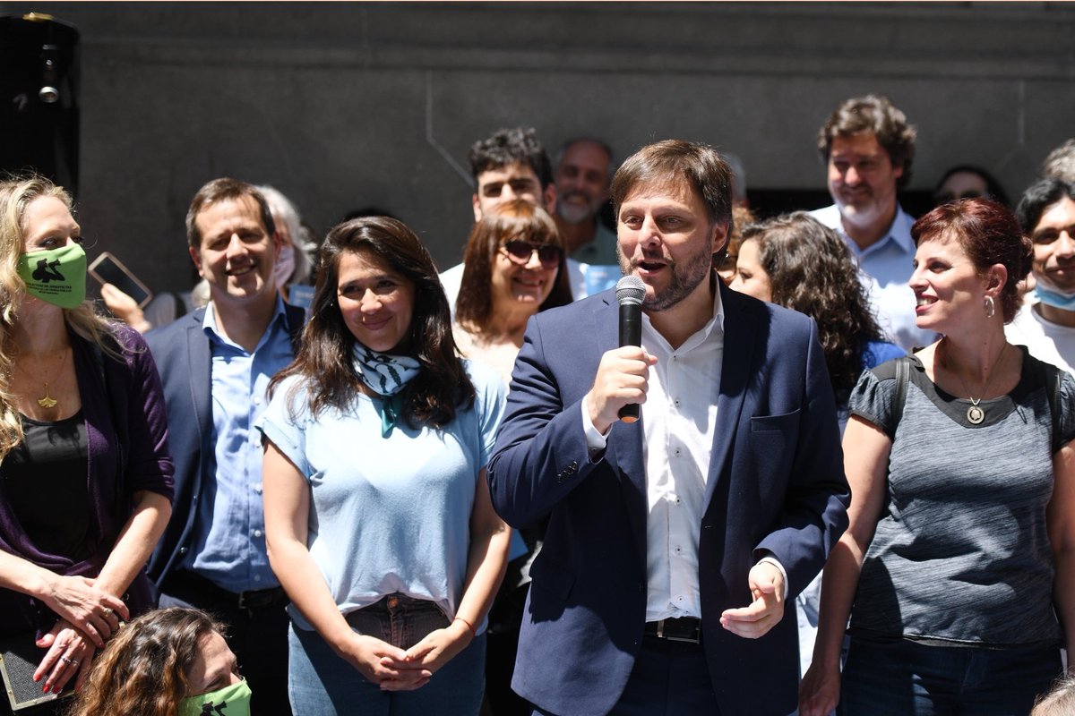 ClaudioMorresi's tweet photo. Se lograron 53.864 firmas para que la legislatura porteña trate la iniciativa popular por un parque público en Costa Salguero. Sigamos defendiendo nuestros espacios verdes. Paremos a Larreta con sus Torres para ricos.
#SiAlParque https://t.co/WjrnRVQLG8