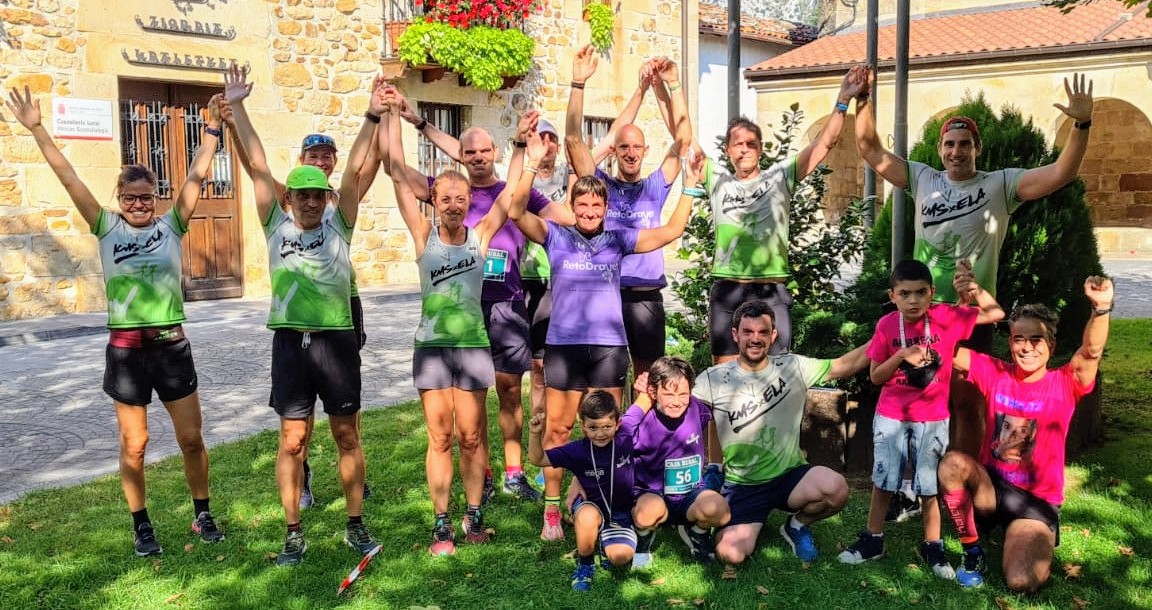 LetiOS_76's tweet photo. Este año el equipo 💜 de @RetoDravet y 💚 @KMSxELA volvemos a la @casolinavarra para correr contigo!!! Búscanos en la línea de salida, elige el ritmo que prefieras y nosotr@s te acompañamos a cruzar la meta! Lo pasaremos genial!!! No lo pienses más y anímate😉 #Casolina2021 https://t.co/RCr58V3eHh