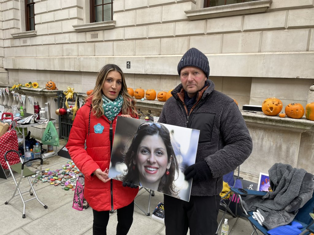 DrRosena's tweet photo. Today, I stood in solidarity with Richard on his 12th day of his hunger strike to #FreeNazanin.

It's truly heart breaking. 

The Government must act now to bring Nazanin home. @freenazanin https://t.co/iOvz91xP8t