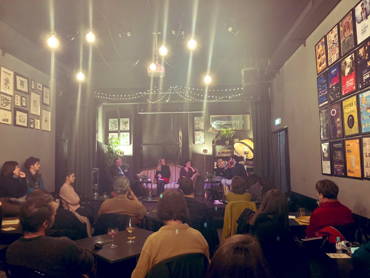 Da bocciofila a centro culturale ibrido passando da luogo di lavoro in disuso e circolo Arci. La storia di Off Topic, lo spazio che ci ospita stasera, presentata da Luca Spadon #Spazidelpossibile a #Torino