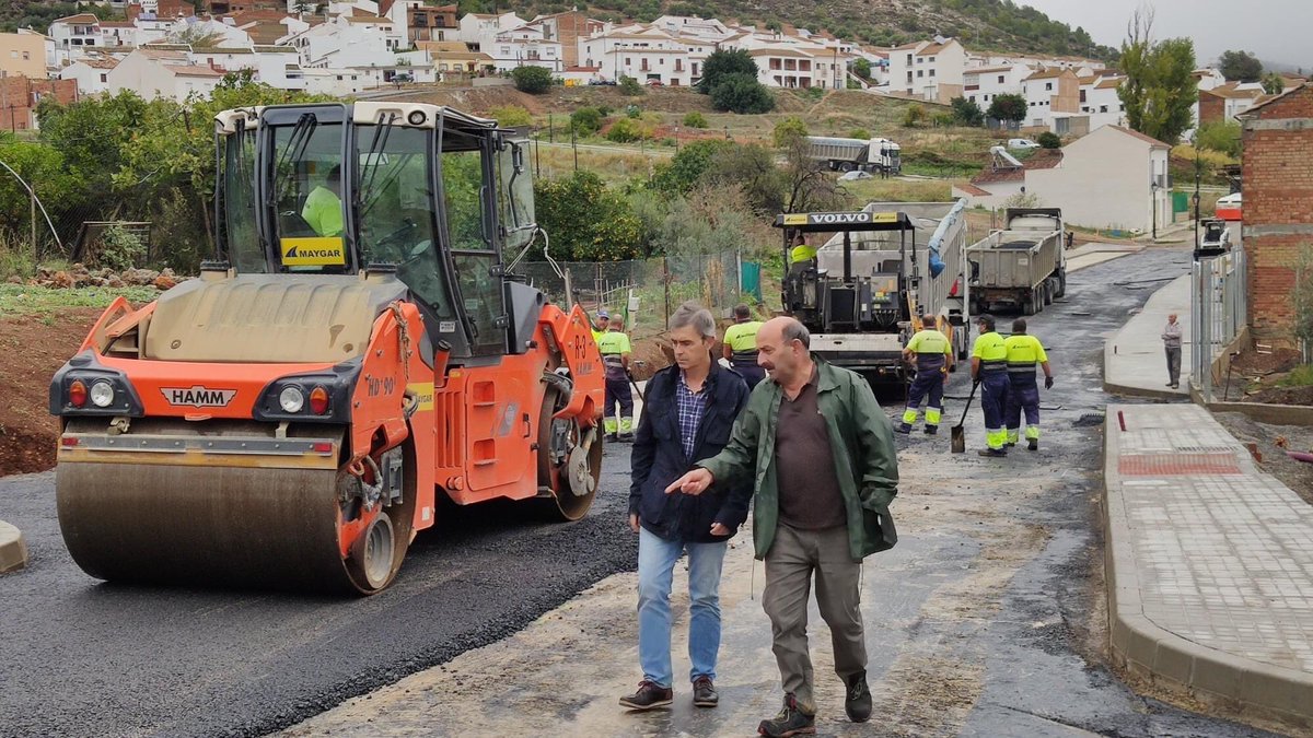 Finalizada la 1ª Fase obras de conexión Avda Fuente Alta y c/ Cabezadas con la Plaza, por importe de 671.746€ que mejorará la movilidad urbana en Algodonales y será punto de unión de muchas zona del pueblo. En los próximos días se abrirá al público. En diciembre inició 2ªFase
