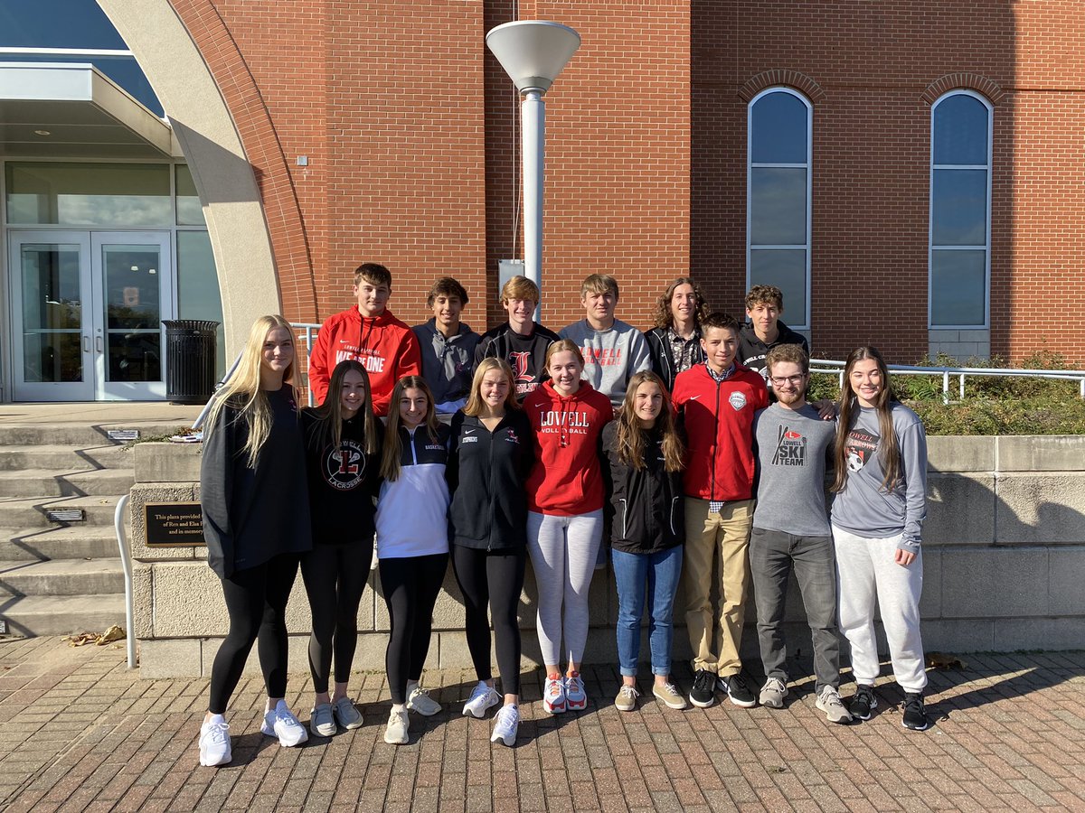 Lowellredarrows's tweet photo. Fifteen members of Student-Athlete Leadership Team (SALT) attended the #OKConference Leadership Summit @HopeCollege hearing from Mark Uyl @MHSAA Matt Scogin, Peter Stuursma & Angelique Gaddy, Patrick Daniels and Kevin Wolma (Hope College Admissions). @HopeAthletics #GoRedArrows https://t.co/UXN6mEuqDA