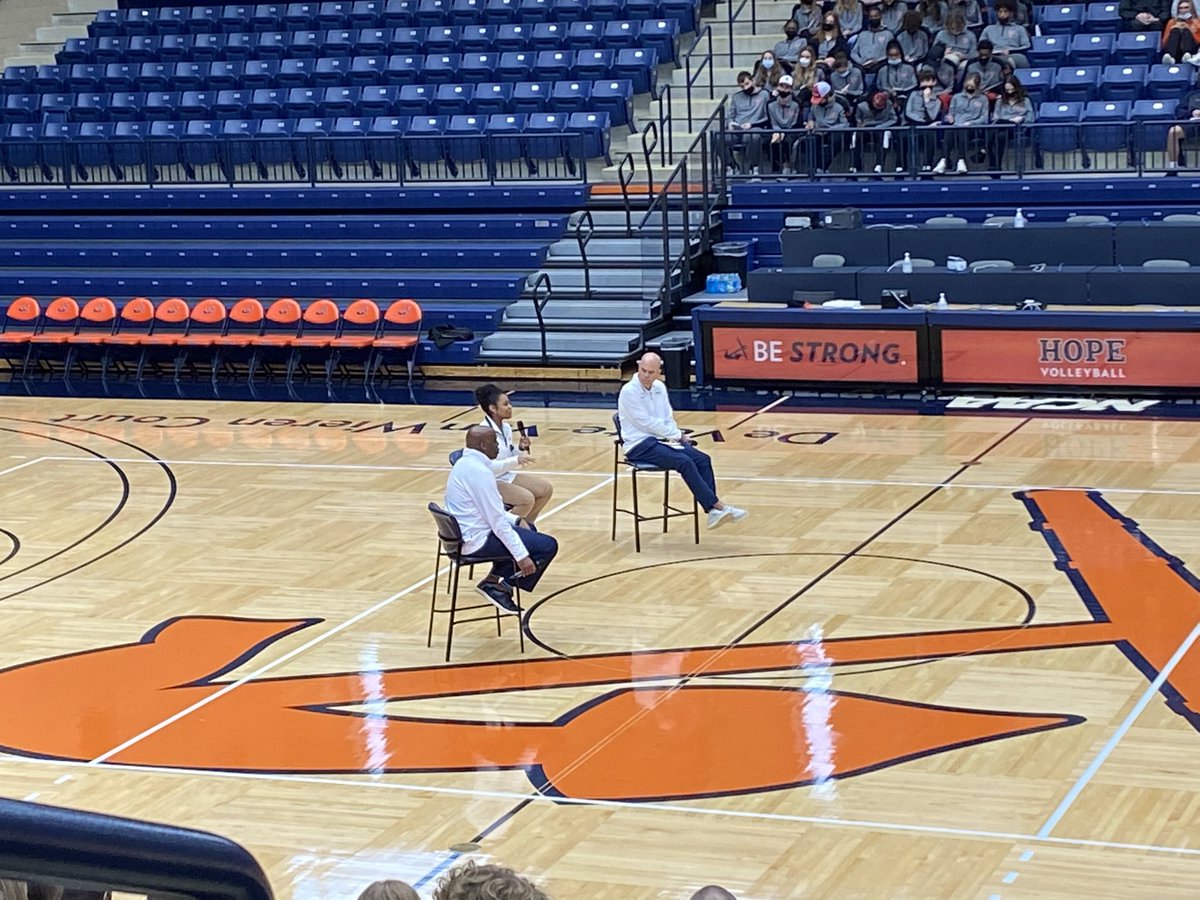 Lowellredarrows's tweet photo. Fifteen members of Student-Athlete Leadership Team (SALT) attended the #OKConference Leadership Summit @HopeCollege hearing from Mark Uyl @MHSAA Matt Scogin, Peter Stuursma & Angelique Gaddy, Patrick Daniels and Kevin Wolma (Hope College Admissions). @HopeAthletics #GoRedArrows https://t.co/UXN6mEuqDA