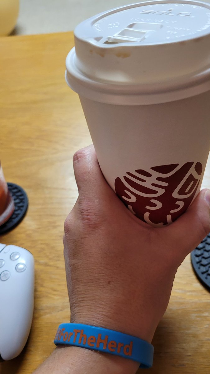 hoopsnut's tweet photo. Treat yourself day continues

Boosted my antibodies and my caffeine thanks to @dulyhealth_care and @Sweetwaters.

After coffee treat, it's time to go back to hydrating, per nurse's order.
#mixandmatch
#Pfizderna
#Modernizer
#bitofboth https://t.co/BP6CnJjaFO