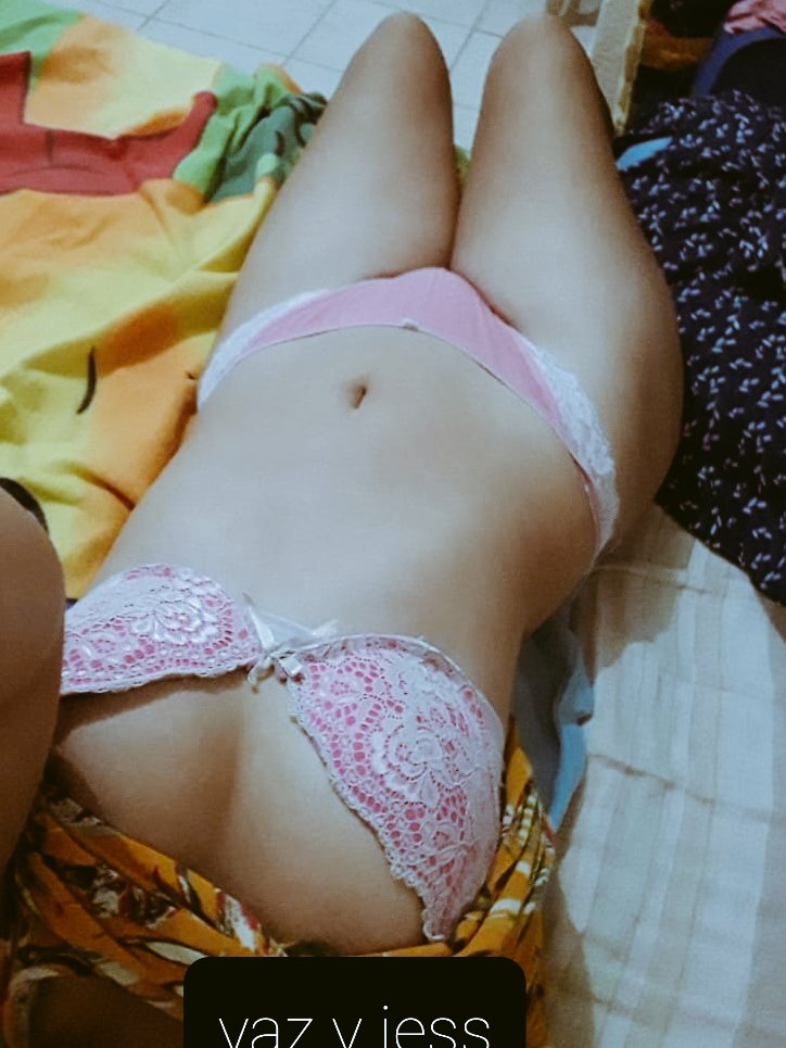 yaz_jess25's tweet photo. Cual foto les gusta más? https://t.co/zSavzvbXbt