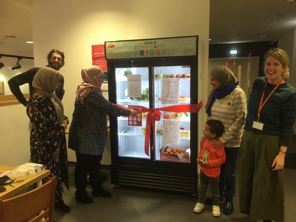 OasisHealthSE1's tweet photo. #Grandopening of the @OasisWaterloo #communityfridge by our community rep, who's idea it was. We can tackle #foodwaste &amp; #foodinsecurity at the same time🥦🥝🧀🍗🍒🥑 Thanks @BatterseaPwrStn @ImpUrbanHealth @hubbubUK @coopuk @Oasis_UK @OasisJohanna @lambeth_council @lb_southwark https://t.co/XdFnjshW4O