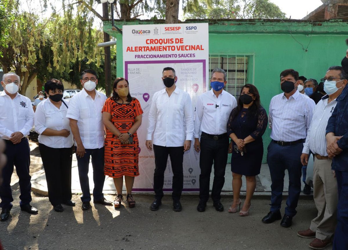 German_Espinosa's tweet photo. El Gobernador @alejandromurat puso en marcha la aplicación “Oaxaca Seguro”; una herramienta para prevenir la violencia y alertar a las autoridades en caso de peligro. Se fortalecen las acciones de protección para la ciudadanía.
https://t.co/oOegQUvyXV https://t.co/xTGLeoPJx4