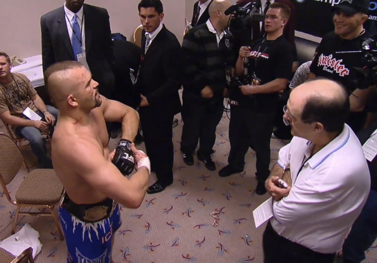 RMH_MMA's tweet photo. How cool is this? Glover Teixeira was at UFC 66 when Chuck Liddell defended his title for the final time. Almost 15-years-later, and Glover wins the same belt. I love this sport. 🙃
#UFC66 https://t.co/NAlYpIDWuK