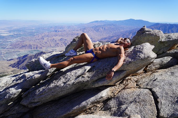 Had a fun photo shoot with daddy @RCandDigger up on the mountain 😏😈😘 go see more at https://t.co/KFLaP3aDNb<a class="tags" href="/tag/rcanddigger">@rcanddigger</a>