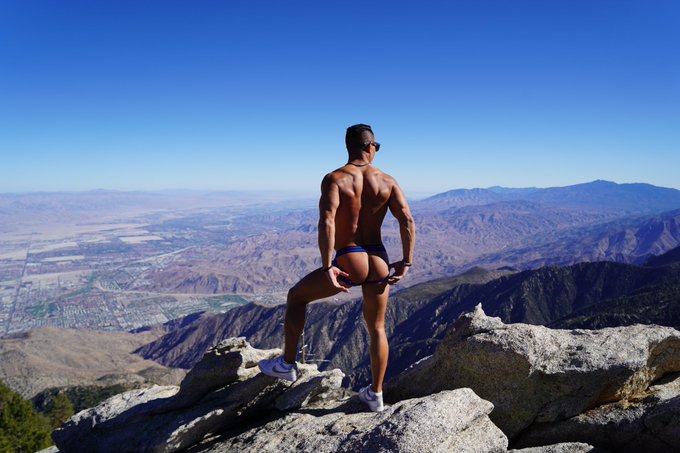 Had a fun photo shoot with daddy @RCandDigger up on the mountain 😏😈😘 go see more at https://t.co/KFLaP3aDNb<a class="tags" href="/tag/rcanddigger">@rcanddigger</a>