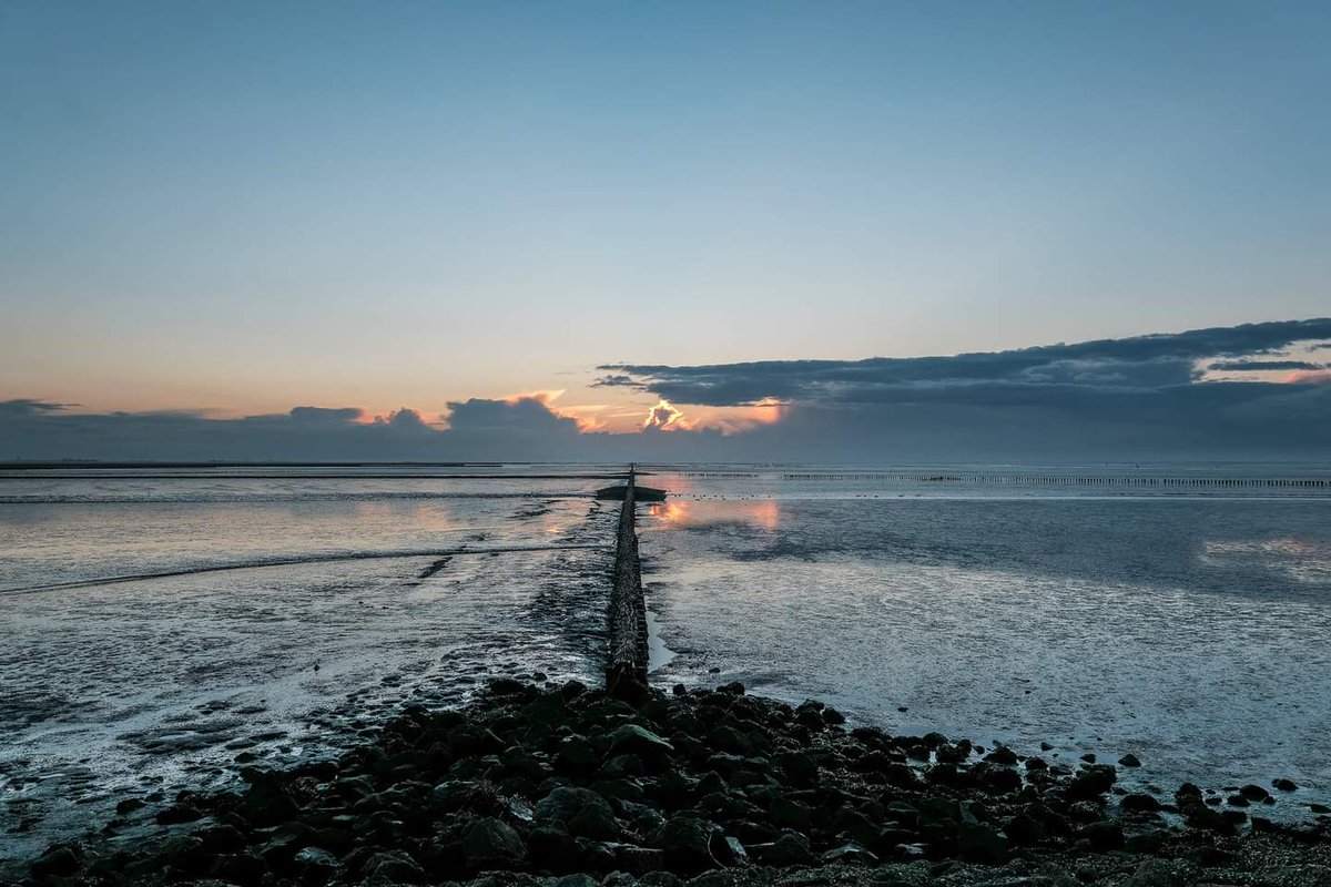 Rond 17.00 uur op de pier bij Holwerd.