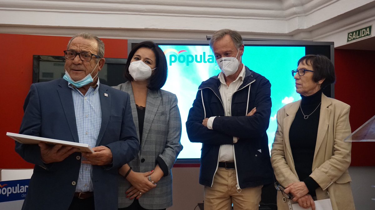 PPdeSevilla's tweet photo. 📸 Terminamos el jueves en Fuentes de Andalucía celebrando el Congreso Local del PP junto a @Virginiaperez11 y @jdelarosa100 

👏🏼 María José revalida la presidencia del partido en el municipio https://t.co/xU3BlQJK5C