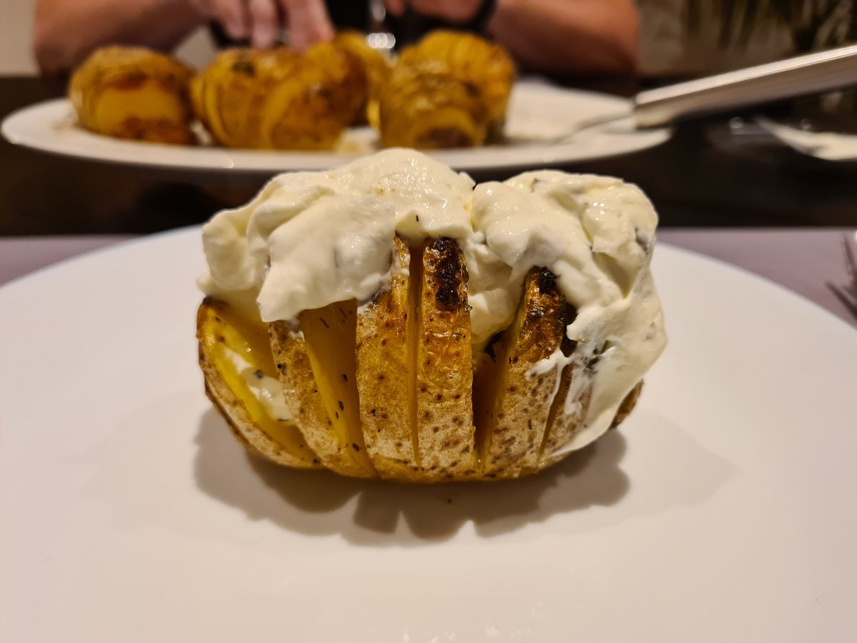 kasawid's tweet photo. Hasselback-Kartoffeln🥔Hasselback Potatoes https://t.co/xYSiTq2u8I