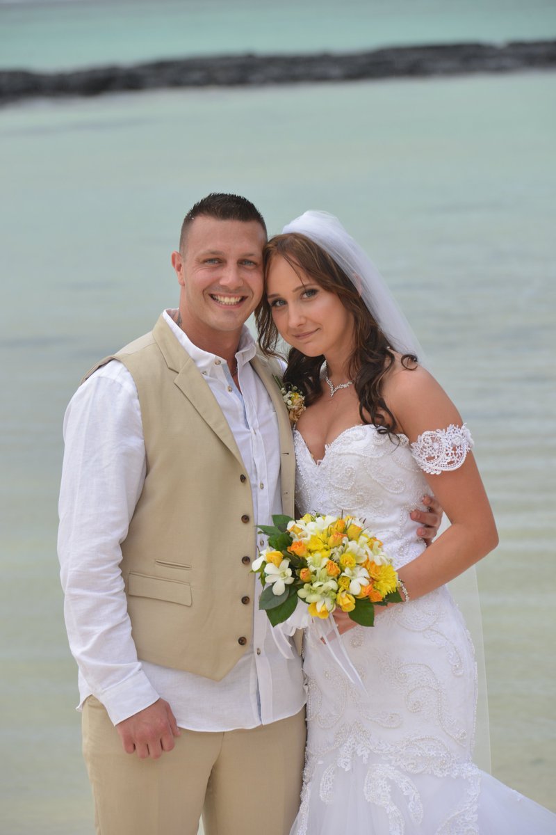 ShaneSeniorUK's tweet photo. Happy 5th year wedding anniversary to my beautiful wife @RoksanaSenior 👰💍🏖️
#wedding #weddinganniversary #wedingday #weddingphotography #anniversary #anniversarycelebration #anniversarytrip #weddingdress #weddinginspiration #beachwedding #honeymoon https://t.co/7Em9LEic29