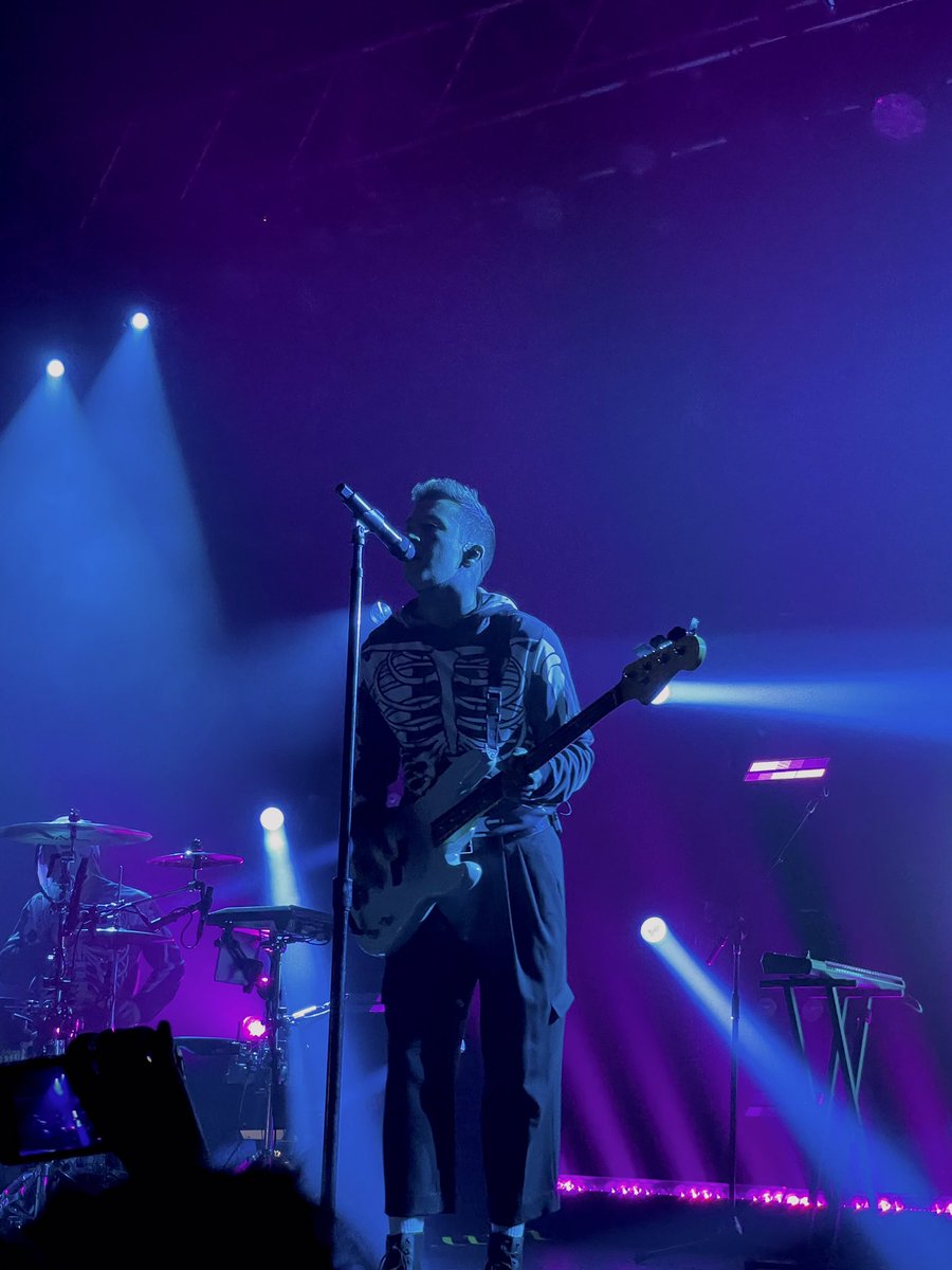 dmadontctrl's tweet photo. pic creds to @mia_morehouse but these r from center stage :) https://t.co/1ckZmMSTT4