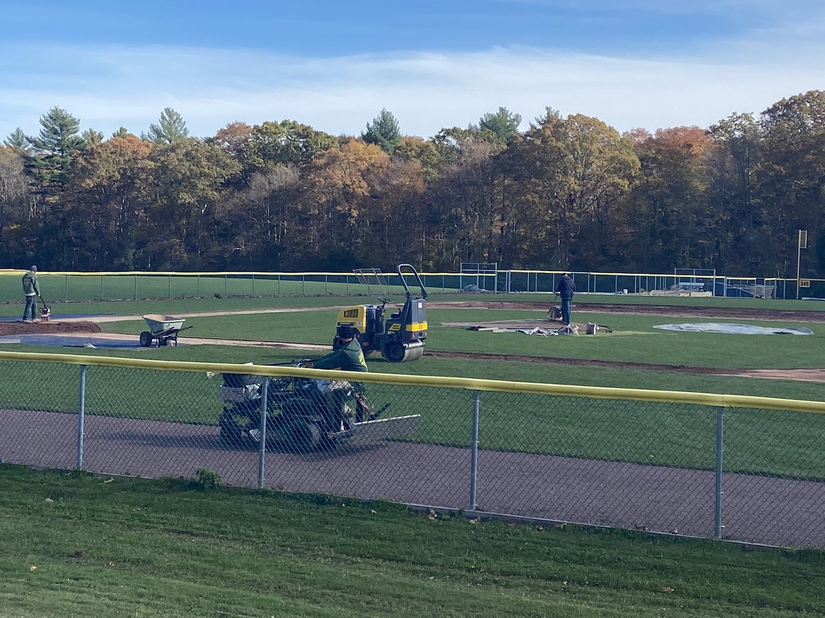 UMassDBaseball's tweet photo. STS doing their thing. #fluffandbuff https://t.co/1EX7FhNiiY