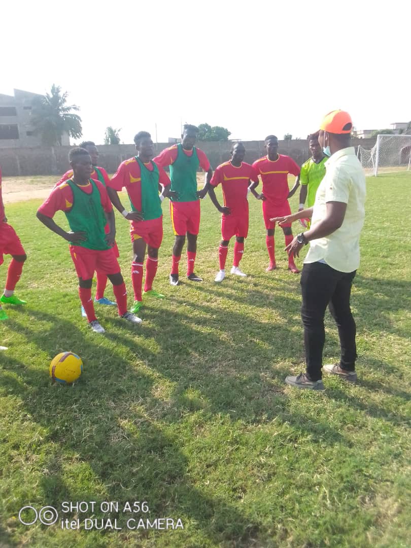 asfosafc's tweet photo. #D3Togo - La préparation se poursuit avec un deuxième match amical disputé face au centre de formation Le Romario (0-0). De belles dispositions démontrées mais encore beaucoup de travail pour affiner la cohésion d'équipe #TgTwittos #togo #football https://t.co/IpspOes0pJ