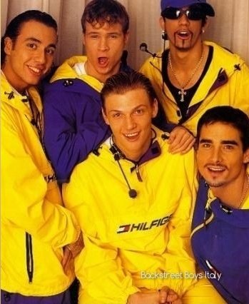 boys_italy's tweet photo. Ready for another #ThrowbackThursday ?😍 Yellow tonight.... the color I love for the guys of my heart♥️ #Tbt @backstreetboys #backstreetarmy @kevinrichardson @nickcarter @aj_mclean @howied #brianlittrell #bsb #bsbita #bsbitaly #bsbisinmydna #ktbspa https://t.co/TGRohQRmbg