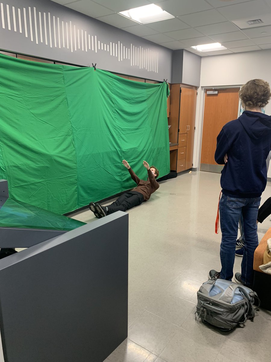 MrsKaseySmith's tweet photo. I CANNOT wait to see what they create with these green/white/blue screen samples. #WarriorWay #Multi1 #LearningIsFun https://t.co/9a77QaIJUE