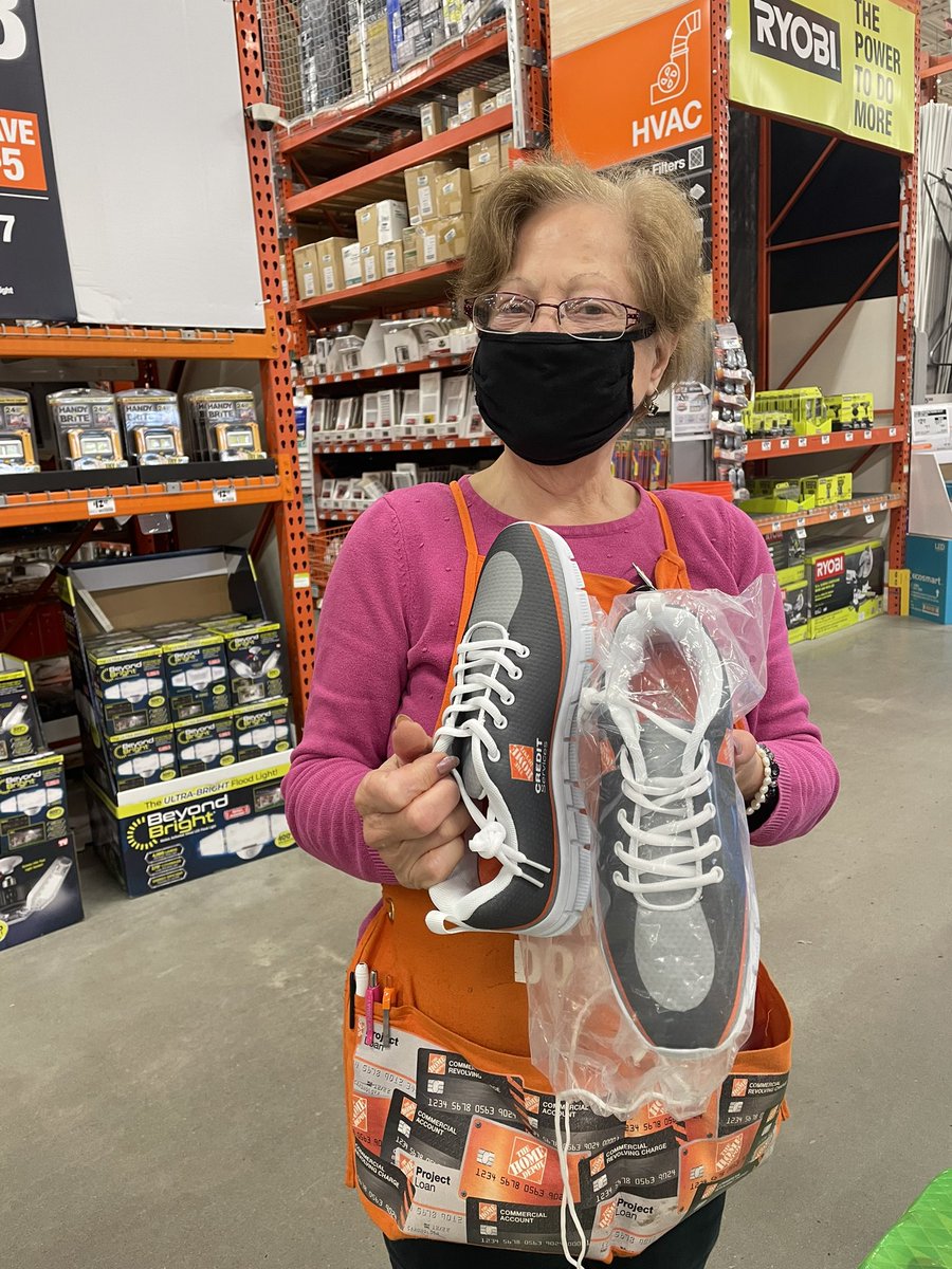When your top credit earner (Fay) was given shoes from credit services!!!
Awesome job and keep up the great work!!
<a href="/SoniaStocking/">Sonia Stocking</a> @HRJohnH <a href="/scottraymond213/">Scott Raymond</a>