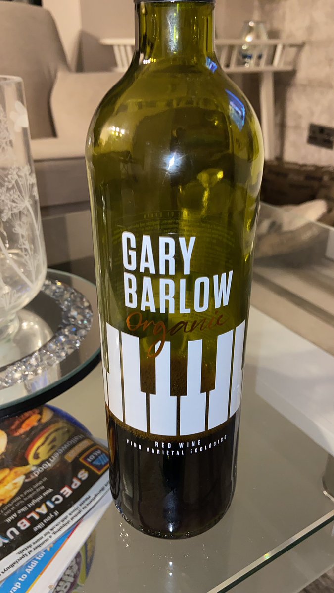 SandraBy04's tweet photo. @GaryBarlow when your sister is gifted the new Mr B🍷and doesn’t want you to miss out sends the hubby round with a glass love her 💕x https://t.co/iHxxpKhQal