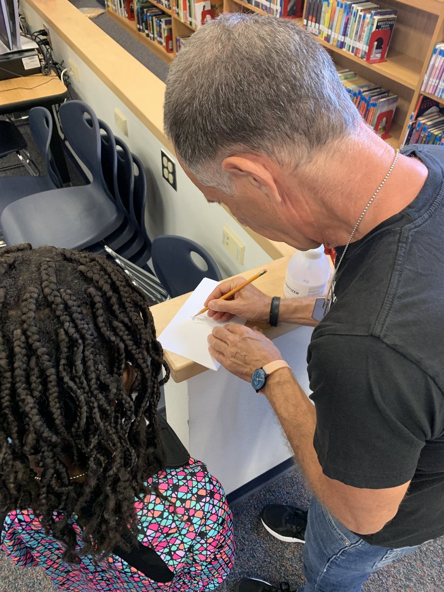 TheComfortCrew's tweet photo. The WYATW! Tour, presented by @usaa relaunched this week to help #militarykids and their classmates become happier, healthier, and more confident. We enjoyed talking with children in-person again and as always, were so impressed by the courage these kids show.💜 [San Antonio TX] https://t.co/J6tB1M4QnC