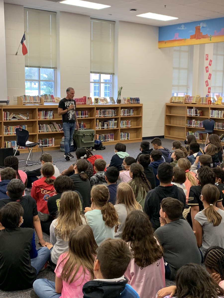 TheComfortCrew's tweet photo. The WYATW! Tour, presented by @usaa relaunched this week to help #militarykids and their classmates become happier, healthier, and more confident. We enjoyed talking with children in-person again and as always, were so impressed by the courage these kids show.💜 [San Antonio TX] https://t.co/J6tB1M4QnC