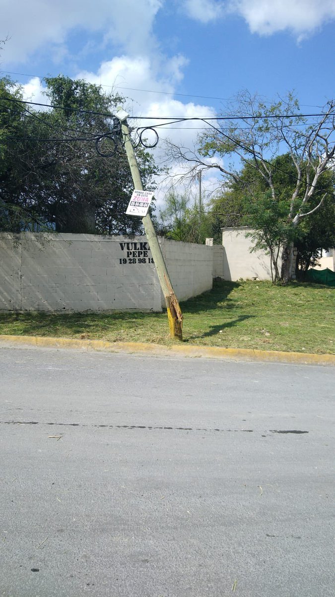 Cicmty's tweet photo. #PosteDañado por caer en  Cañón de la Mesa y Cañón de los Nogales, Colonia Villas La Rioja #Monterrey vía @betty_navarro cc @TELMEXSoluciona T869BZ

Permítenos ayudar a más ciudadanos como tú. Dona ahora https://t.co/OmAjo6SHpT https://t.co/XegRVLfTKS