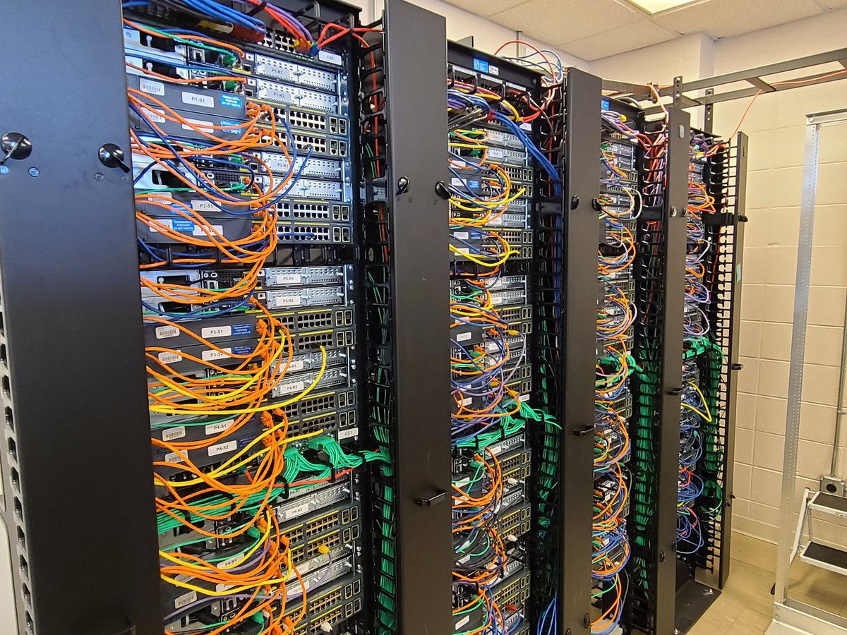 hudson_matt's tweet photo. Check out our Networking Program @OTCedu These careers are in high demand and pay very well. We're lucky to have such great equipment and instructors to train the next generation of IT professionals. #ExploreOTC https://t.co/D0Xq2ej3oy